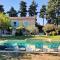 very beautiful provencal mas with pool, in the country, between cavaillon and l'isle sur la sorgue - sleeps 10