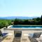 typical provencal farm 18ème in gordes, luberon area in provence with great charm with magnificent view, ideal for family or friends reunions - 12 persons - Gordes