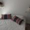 pretty gite with pool in cavaillon, beautiful view on the luberon mountains, 4 people. - Cavaillon