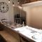 beautiful provencal mas with pool in the center of the village of maussane les alpilles – sleeps 14 - 莫桑莱阿尔皮莱