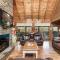 Spacious Mountain Cabin Perfect for Relaxing