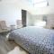 charming villa with heated pool, 14 people, located in aureille, near les baux de provence, in the alpilles