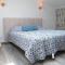 charming villa with heated pool, 14 people, located in aureille, near les baux de provence, in the alpilles