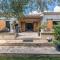 magnificent individual villa with heated swimming pool, in aureille, in the alpilles - 10 persons