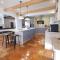 magnificent individual villa with heated swimming pool, in aureille, in the alpilles - 10 persons