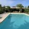 Air-conditioned Provençal farmhouse with private pool, view magnificent, located in Lagnes, close Isle S/Sorgue, 9 people
