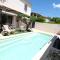 charming house with private pool in the heart of the village of aureille in the alpilles, 6 people.