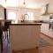 Air-conditioned villa with heated pool, Luberon, in Puget - 10 people - Puget