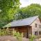 Errwood, woodland lodge with hot tubs for 14 - Oakamoor