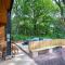 Throwley, woodland lodge with hot tubs for 14 - Oakamoor