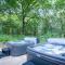 Throwley, woodland lodge with hot tubs for 14 - Oakamoor