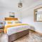 Stunning Cottage in New Forest with Log Burner