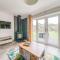 Stunning Cottage in New Forest with Log Burner