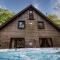 Stanton, woodland lodge with hot tub for 14 - Oakamoor