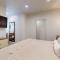Lion Square Lodge South 255