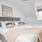 Luxury Cottage in the New Forest with Log Burner