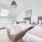 Luxury Cottage in the New Forest with Log Burner
