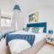Luxury Cottage in the New Forest with Log Burner