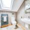 Luxury Cottage in the New Forest with Log Burner