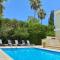 Midea's holiday villa