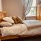 Spacious 5 Bedroom Home in Central Kidderminster with Private Parking and Electric Vehicle Facilities, Easy Access to Birmingham and Nearby Towns - 基德明斯特