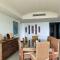 Bay View Grand Marina- 3 bedrooms with jacuzzi-602S