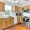 Walk Downtown Takoma Park Escape with Large Yard! - تاكوما بارك