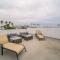 Epitome of Newport Beach Living Steps from Beach - شاطئ نيوبورت