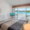 Bella Vista E9 - Ocean View Spacious 2 Bedroom with golf buggy