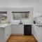 Morgan Abode - Walk to CBD, Modern Escape
