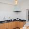 Lake Breeze Apartment