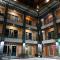 B and B Hotel