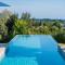 Spacious villa with infinity pool - Cala Millor