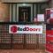 RedDoorz at Isabelita Hotel Tuguegarao City