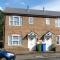 Friars Walk houses with 2 bedrooms, 2 bathrooms, fast Wi-Fi and private parking - Sittingbourne