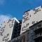 Chic & Cozy 2BR Stay on Iconic Chapel Street