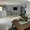 The Riverbank Suite on Evans, Star-link & 4 bed, Motel Style rooms