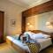 International au Lac Historic Lakeside Hotel