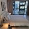 Luxury 1BR apartment, YAS Island Alzeina ,Near F1 Circuit - 阿布扎比