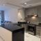 Luxury 1BR apartment, YAS Island Alzeina ,Near F1 Circuit - 阿布扎比