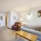 Ski on ski off, beautiful views, 2 bedroom condo with access to indoor pool, Sunrise C5 - 基灵顿