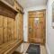 Ski on ski off, beautiful views, 2 bedroom condo with access to indoor pool, Sunrise C5