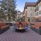 Lion Square Lodge East 310A