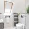 The Roost Group - 8-Bed Home, 5 Mins to M25&A13 - Stifford