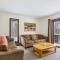 Three bedroom with Beautiful View & Short Walk to the Home Stretch Trail! Frosty