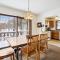 Three bedroom with Beautiful View & Short Walk to the Home Stretch Trail! Frosty
