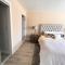 Luxury Oasis in Central Encino w Pool & Spa - 洛杉矶