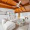Coastal Comfort: Relax & Recharge in Maroochydore