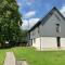 Bright, contemporary house & large private garden - Strathpeffer