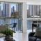 Stylish 2-Bed in Surfers Paradise with River Views